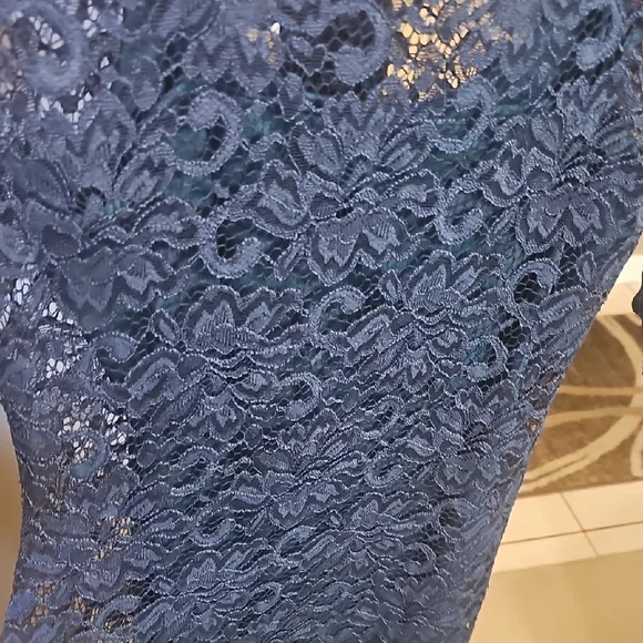 Lady Vintage Beatrice Wiggle Dress in Teal Lace Classic - Picture 4 of 6